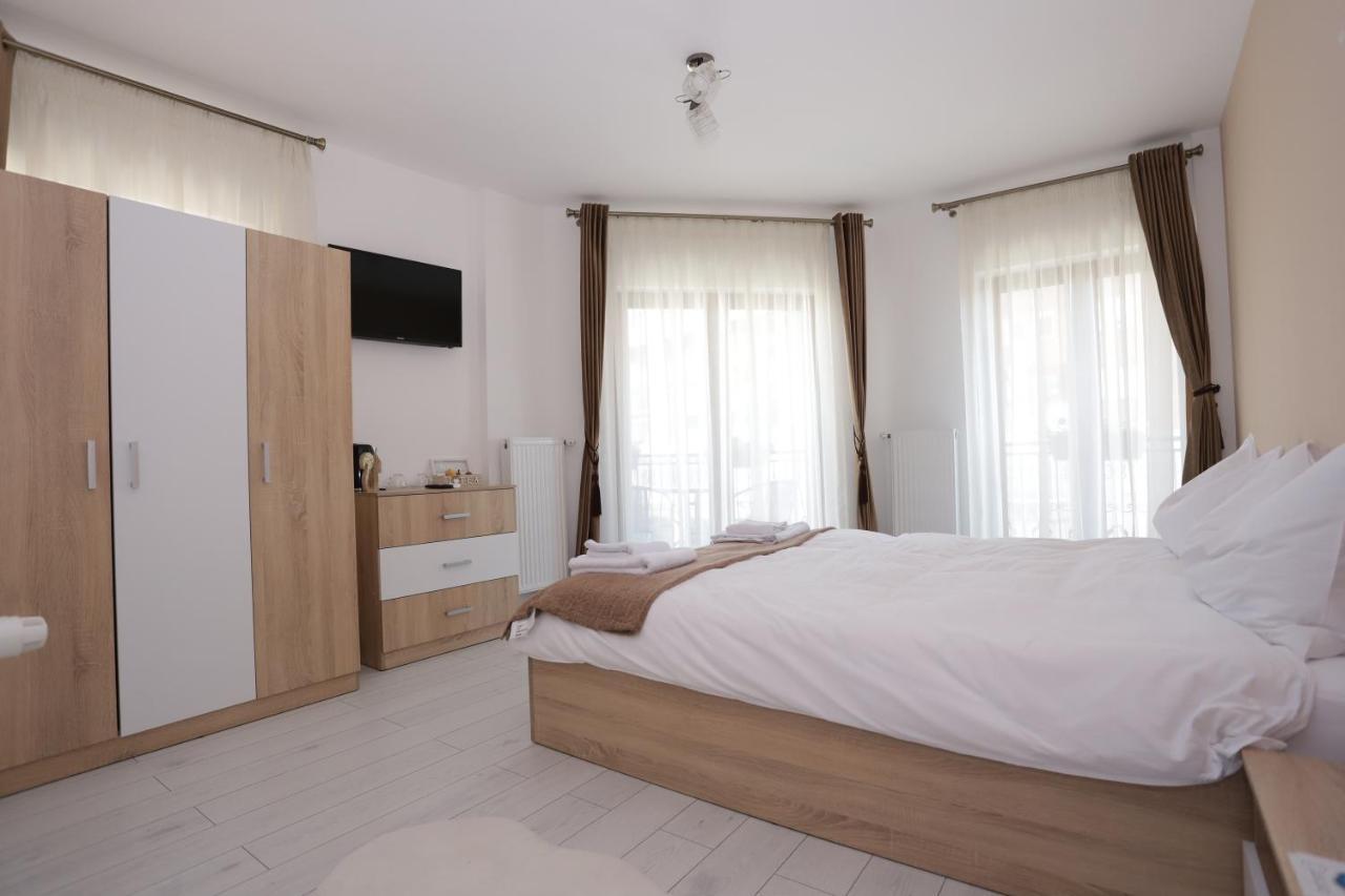 Central View Craiova Exterior photo