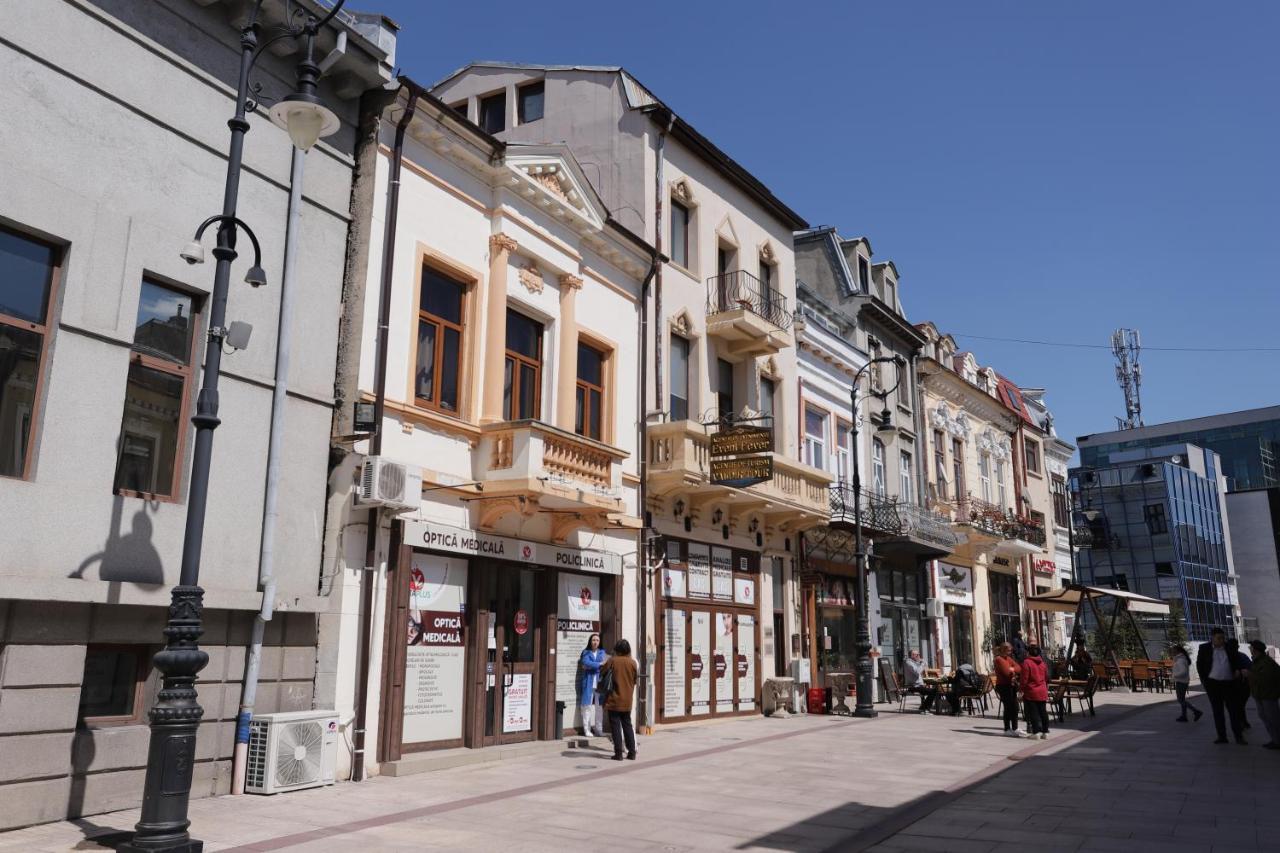 Central View Craiova Exterior photo